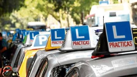 La DGT quiere implantar ocho horas de formación presencial obligatoria antes de presentarse al  teórico.