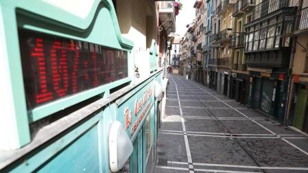 Reloj que marca la cuenta atrás para San Fermín en la Estafeta, el pasado sábado 21 de marzo.