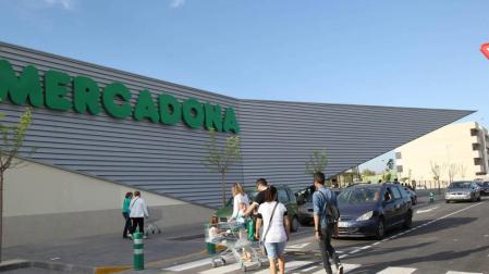 Cinco millones del tercer premio, "muy repartidos" entre vecinos de Tudela.