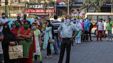 India confina a sus 1.300 millones de habitantes para frenar el coronavirus