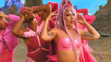 Lady Gaga regresa al pop bailable y transgresor con 'Stupid Love'