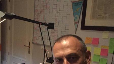 El piloto Cástor Fantoba valora poder estar en casa, junto a su familia, en una situación como la actual.