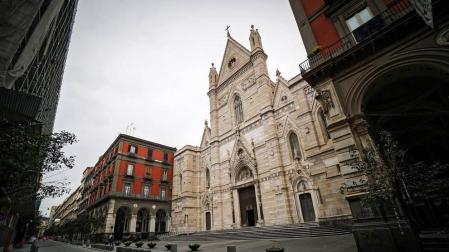Una calle vacía en Nápoles, este jueves.