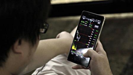 Casi el 30% de los jóvenes se considera adicto al móvil