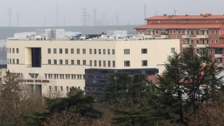 Juzgan a una policía por compartir la foto de un informe por whatsapp