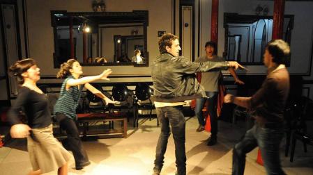 Una escena de La función por hacer, inspirada en Seis personajes en busca de autor de Pirandello.