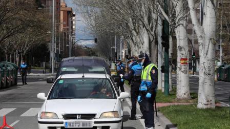 22 propuestas de sanción en un día por incumplir el estado de alarma en Pamplona