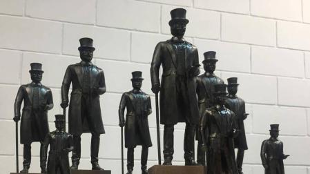 Los Melitones, trofeos del festival, a los que se suma este año una nueva categoría.