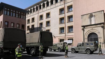 Varios soldados de las Fuerzas Armadas, en Pamplona, con motivo del estado de alarma por el coronavirus.