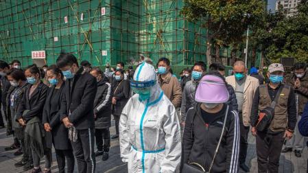 Cientos de millones de chinos guardan silencio por las víctimas del coronavirus
