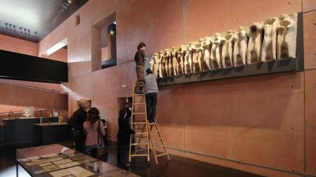 El Museo Oteiza lleva a sus contenidos virtuales la conocida obra 14 ángeles del escultor.