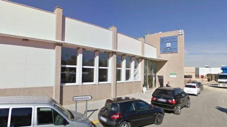 Una mujer se lleva por la fuerza de un hospital a su marido aislado por Covid-19