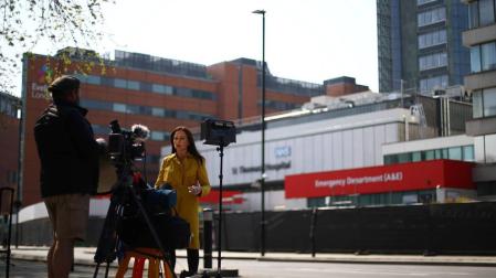 Exterior del Hospital de St Thomas donde se encuentra ingresado Boris Johnson.