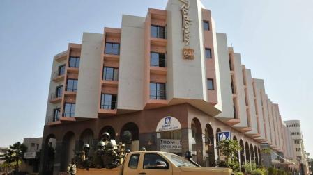 Al menos dos muertos en un ataque de milicianos contra un hotel de lujo en Malí