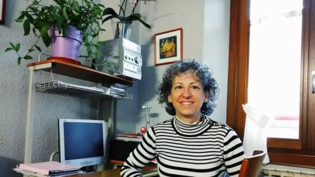 Koro Irazoiki, en su casa, desde donde guarda confinamiento.