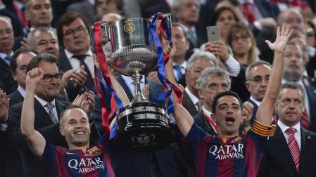 Iniesta cree que el retorno de Xavi al Barça sería una "gran noticia"