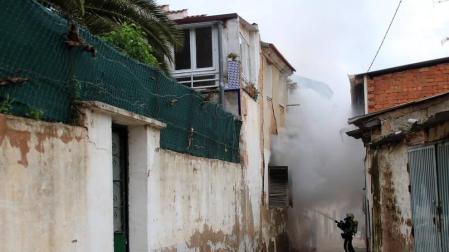 Las llamas afectaron a una casa que se utiliza como segunda residencia y cuyos dueños, de Pamplona, no se encontraban en el interior en el momento del suceso.