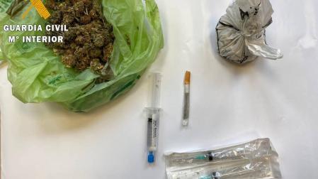 Imagen de la droga que transportaba el joven en su vehículo.