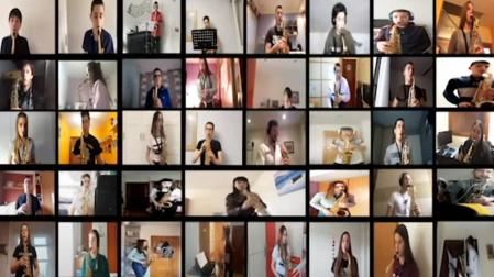 Alumnos del Pablo Sarasate graban 'La vida es un carnaval' con saxofón