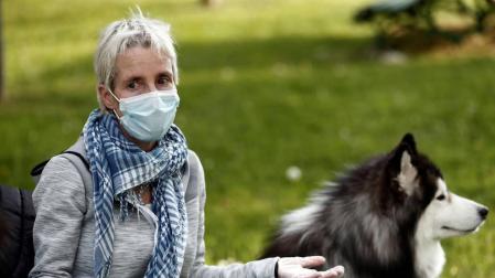Una enfermera, confinada en su bajera para no poner en riesgo a su familia
