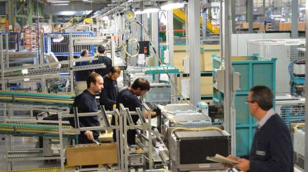 ​La planta de BSH en Esquíroz fabrica desde hoy lavavajillas compactos