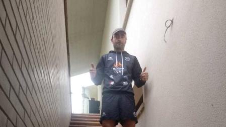 David Mansoa, en el tramo de escaleras del Everesting en Oteiza.