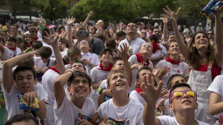 Vista de archivo del cohete txiki de las fiestas de Barañáin de 2019.
