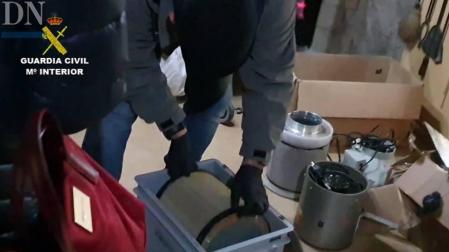 Dos detenidos y un investigado por fabricación y tráfico de armas de fuego