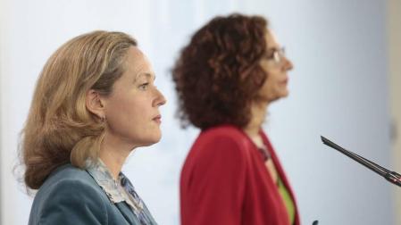 La vicepresidenta de Asuntos Económicos, Nadia Calviño, y la ministra de Hacienda, María Jesús Montero.