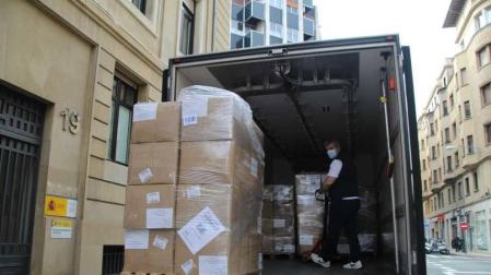 La Delegación distribuirá 200.000 mascarillas en el transporte público y municipios