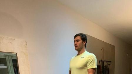 El navarro Alberto Munárriz, campeón de liga, en su casa de Barcelona.