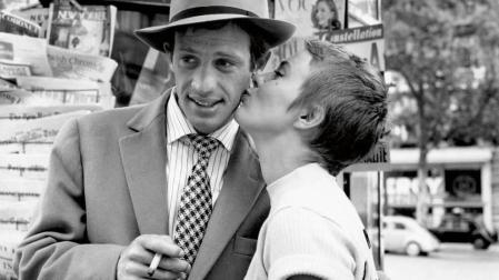 Fotograma de la película con Jean Paul Belmondo y Jean Seberg.