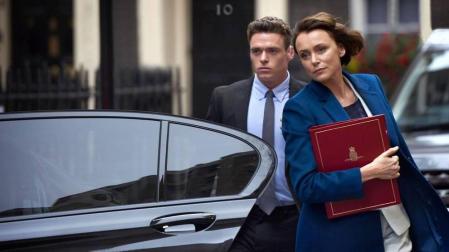 Richard Madden y Kelley Hawes, los protagonistas.