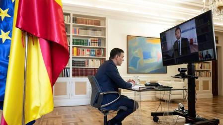 Sánchez y Casado acuerdan que el pacto se negocie en comisión parlamentaria