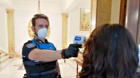 Ayuntamiento Pamplona medirá temperatura a quien acceda a Casa Consistorial