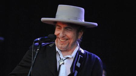 Bob Dylan versiona temas popularizados por Frank Sinatra