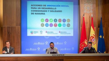 Luis Campos, Jesús Mª Rodríguez y Joaquín Alcalde, durante la comparecencia sobre el despoblamiento en zonas rurales de Navarra.