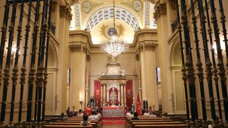 Capilla de San Fermín en la misa de la Escalera del 5 de mayo.