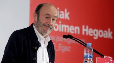 El exministro Rubalcaba dice que ETA desapareció "para siempre" en 2011