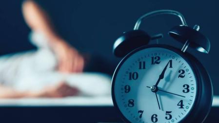 El cambio de hábitos por el confinamiento y las preocupaciones alteran a muchos el ritmo de sueño.