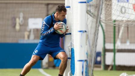Los jugadores de Osasuna se ejercitan de manera específica
