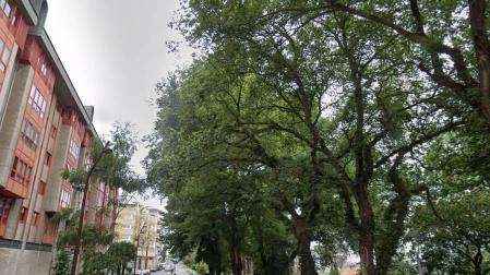 Una mujer herida grave y un hombre atrincherado durante una discusión en A Coruña