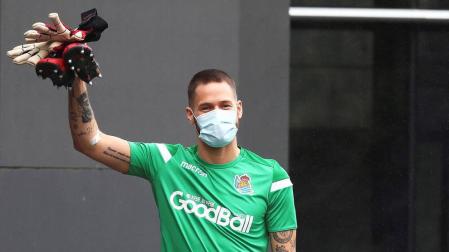 El meta navarro Álex Remiro regresa a los entrenamientos tras superar el coronavirus
