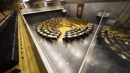 Los partidos navarros piden que se negocie con el Estado el acceso a fondos
