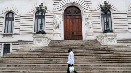 Italia suma 242 muertos por coronavirus pero anota una caída de nuevos enfermos