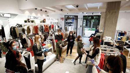 El Gobierno permite finalmente las rebajas desde este lunes en toda España