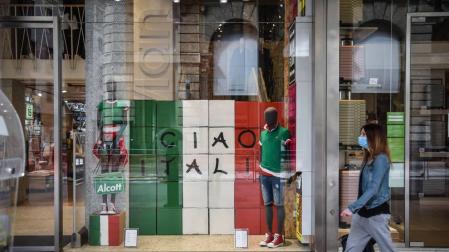 Italia registra los datos más bajos de muertos y contagios desde su cierre