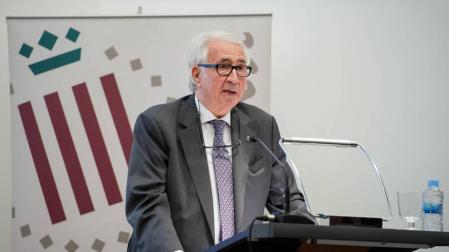 José María Carrera: “Un médico también cura por lo que dice y la forma en que lo dice”