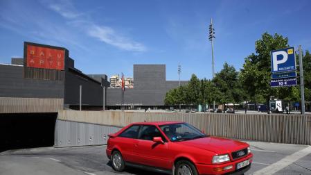 Los parking tratan de captar clientes en San Ferm&iacute;n con ofertas de 150&euro;