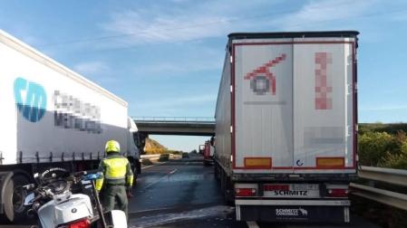 Arde sin heridos el motor de un camión a la altura de Tafalla